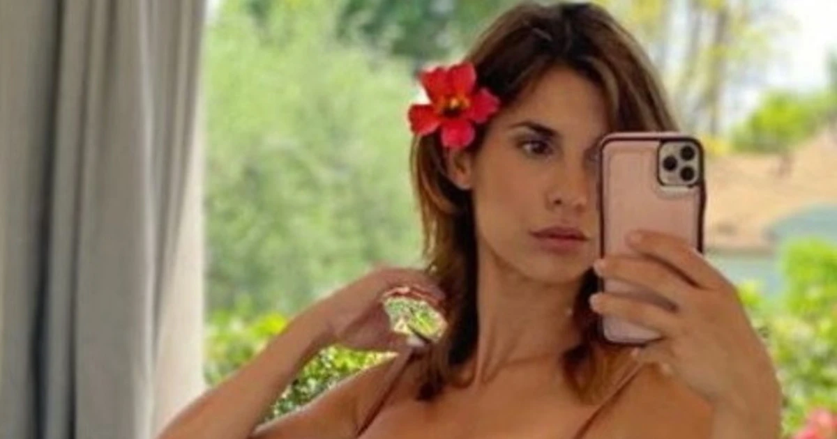 Elisabetta Canalis, intimo e pizzo nero: due foto da restarci secchi