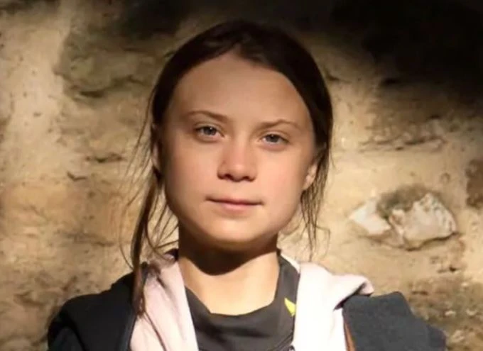 Greta Thunberg a Roger Federer: "Svegliati e fallo subito". È colpevole di essere testimonial di Credit Suisse