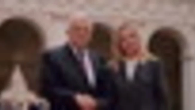 Meloni incontra il presidente palestinese Abu Mazen a Palazzo Chigi