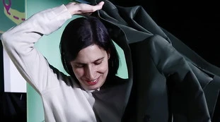 Elly Schlein punta sugli immigrati, il suicidio perfetto: come farà sprofondare il Pd