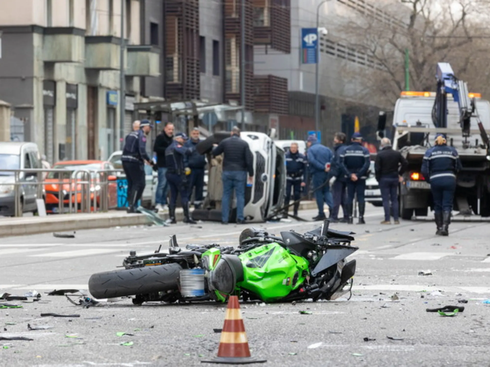 Leggi l'articolo: Moto contro taxi: Milano choc, chi sono i due morti
