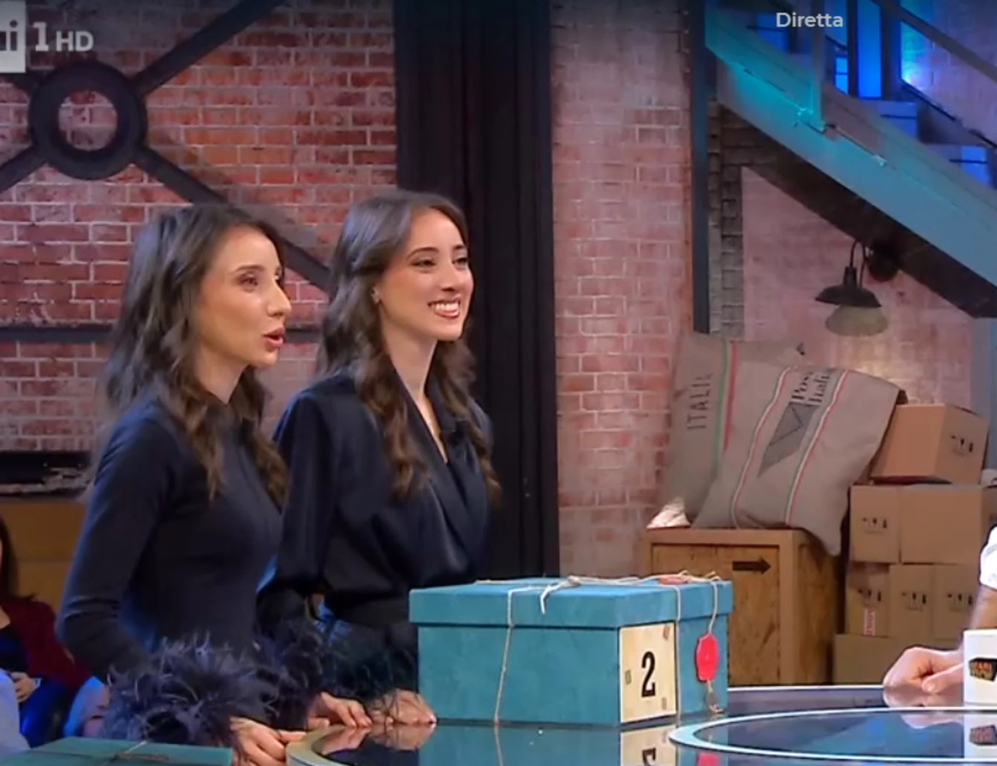 Affari Tuoi, disastro di Ester e Federica: "Mai stata una tripletta così negativa"