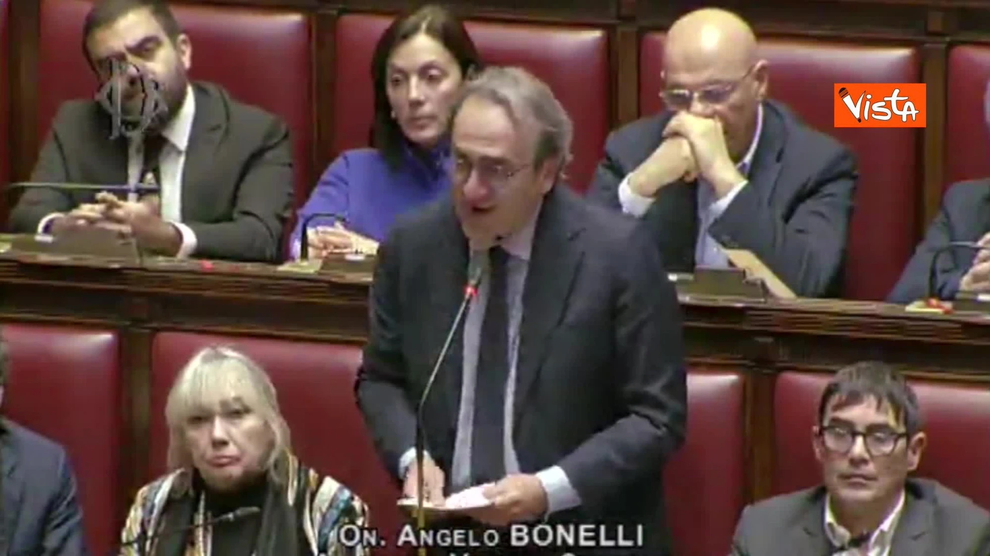 Giorgia Meloni chatta, Bonelli delira in aula: "Ma è cinese"