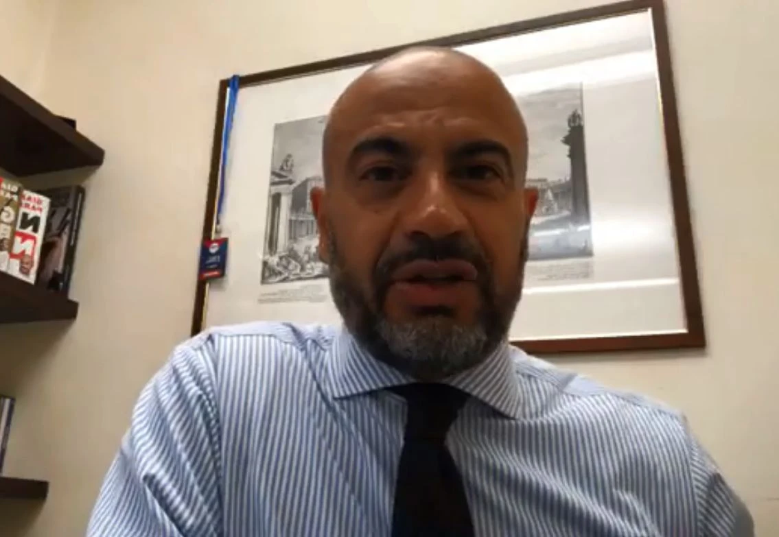 Gianluigi Paragone brutale: "Ogni volta che sento parlare quelli del Pd...". Piccona l'inciucio: salta tutto?