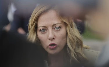 Giorgia Meloni, sceneggiata Avs: "Autoritaria, non ci presentiamo all'incontro"