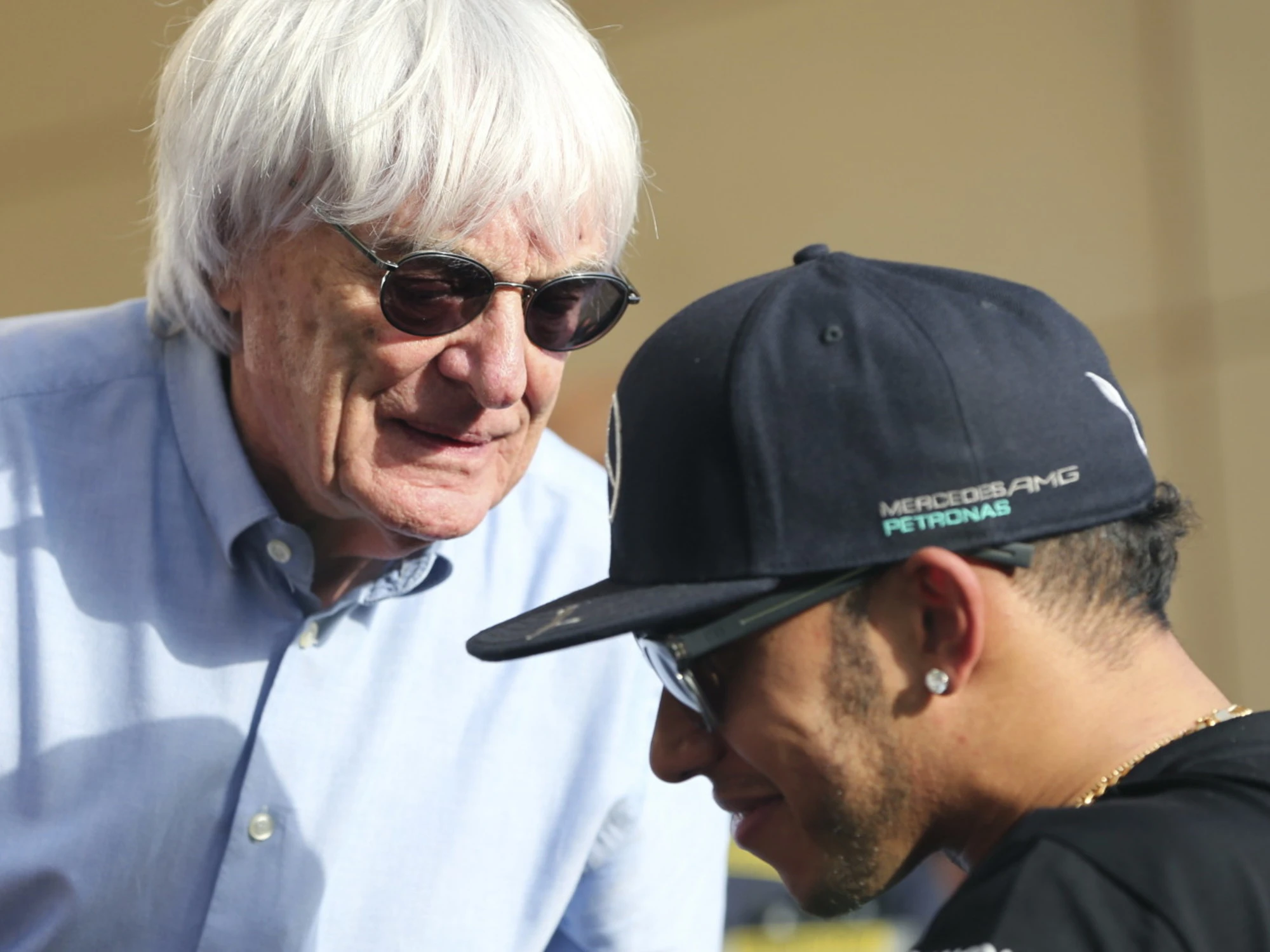Lewis Hamilton umiliato da Ecclestone: "Presa in giro, molli la F1"