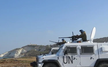 Iran, la giornata di guerra. Razzo sulla base italiana Unifil in Libano