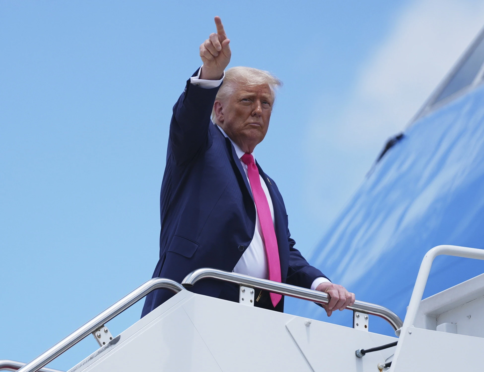 Ucraina, la strategia dei salotti progressisti: insultare Trump in ogni caso