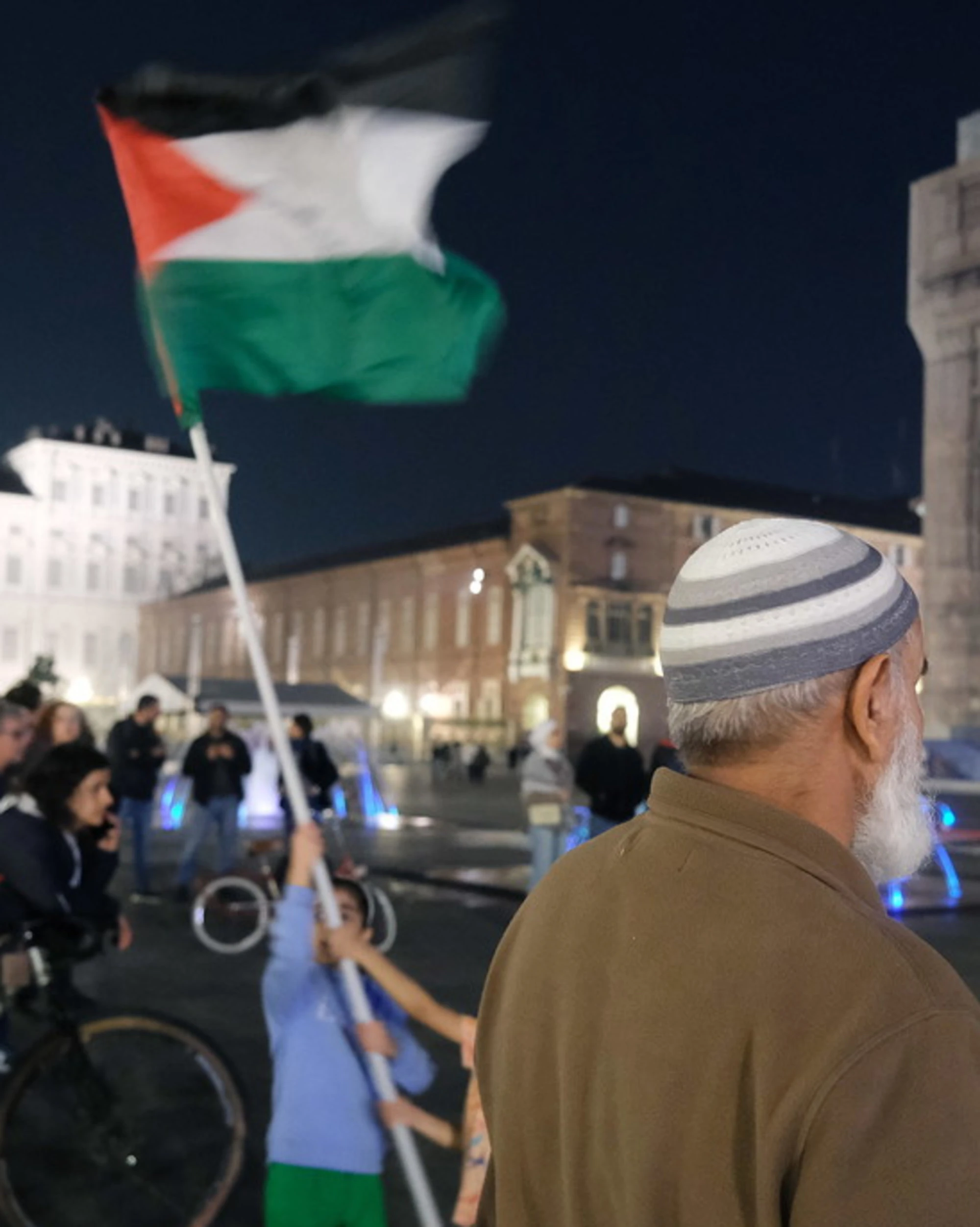 Torino, il sermone-choc dell'imam: "D'accordo col 7 Ottobre, non fu violenza"