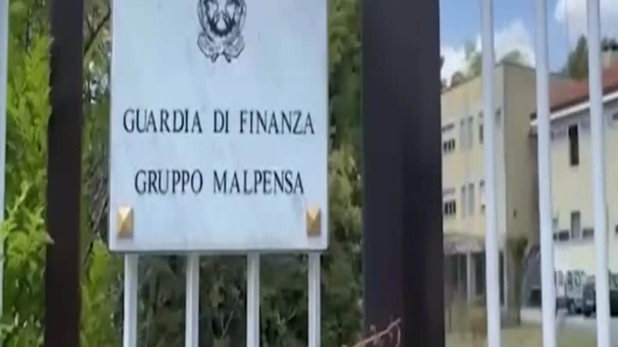 Malpensa, sequestrate carte da collezione per un valore di 30mila euro