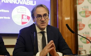 Angelo Bonelli, "imbecilli e irresponsabili": l'avvocato dell'Atomo vince e lo umilia in tribunale