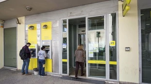 Reddito di cittadinanza, 115 pendolari dalla Romania solo per il sussidio: ennesima truffa sulla misura grillina