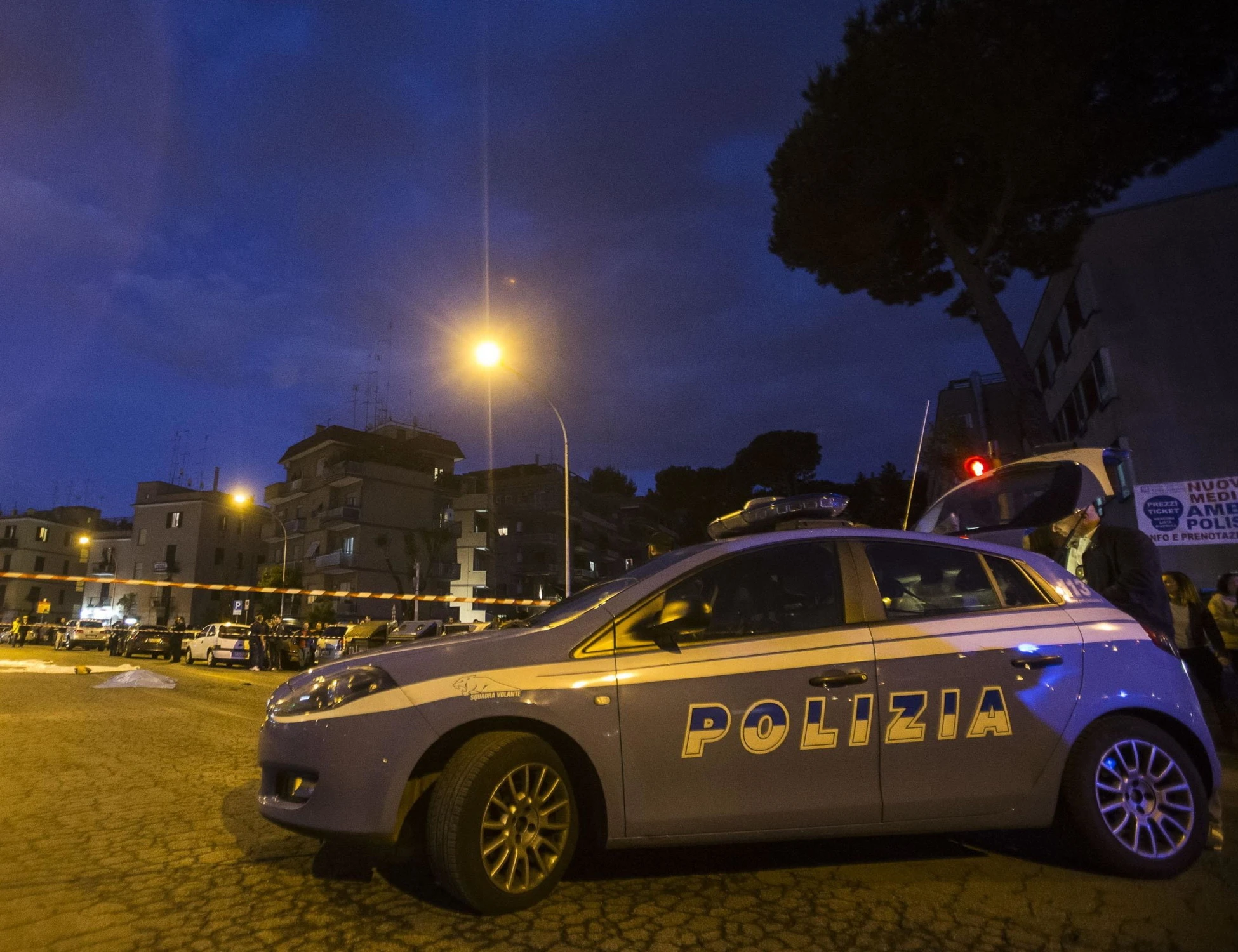 Palermo, fugge all'alt e aggredisce gli agenti: arrestato. Ma torna subito libero