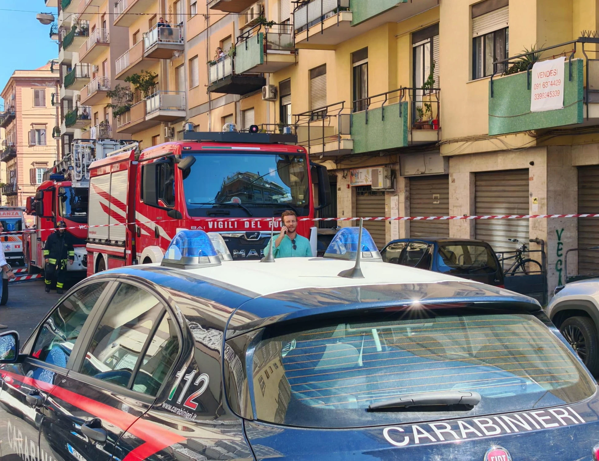 Palermo, uccide a coltellate il coinquilino e si barrica in casa: panico in un b&b
