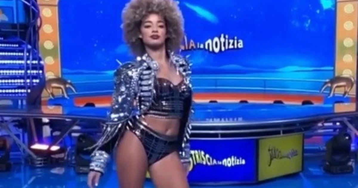 Striscia la Notizia, la velina Mikaela Neaze Silva come non si era mai vista: video vietato ai deboli di cuore