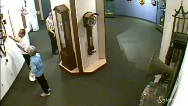 854x480