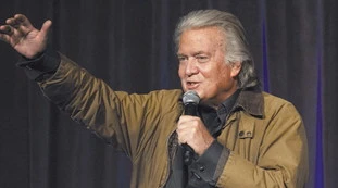 Steve Bannon, il super cattivo nuovo idolo dei progressisti