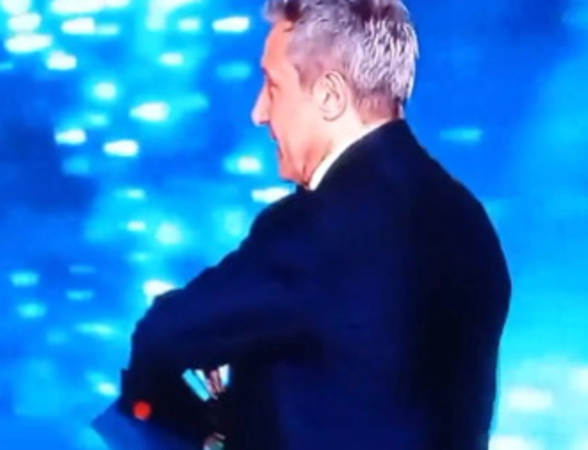 David di Donatello, Flavio Insinna e l'imbarazzo sul palco: Bianca Balti non c'è, lui va in tilt