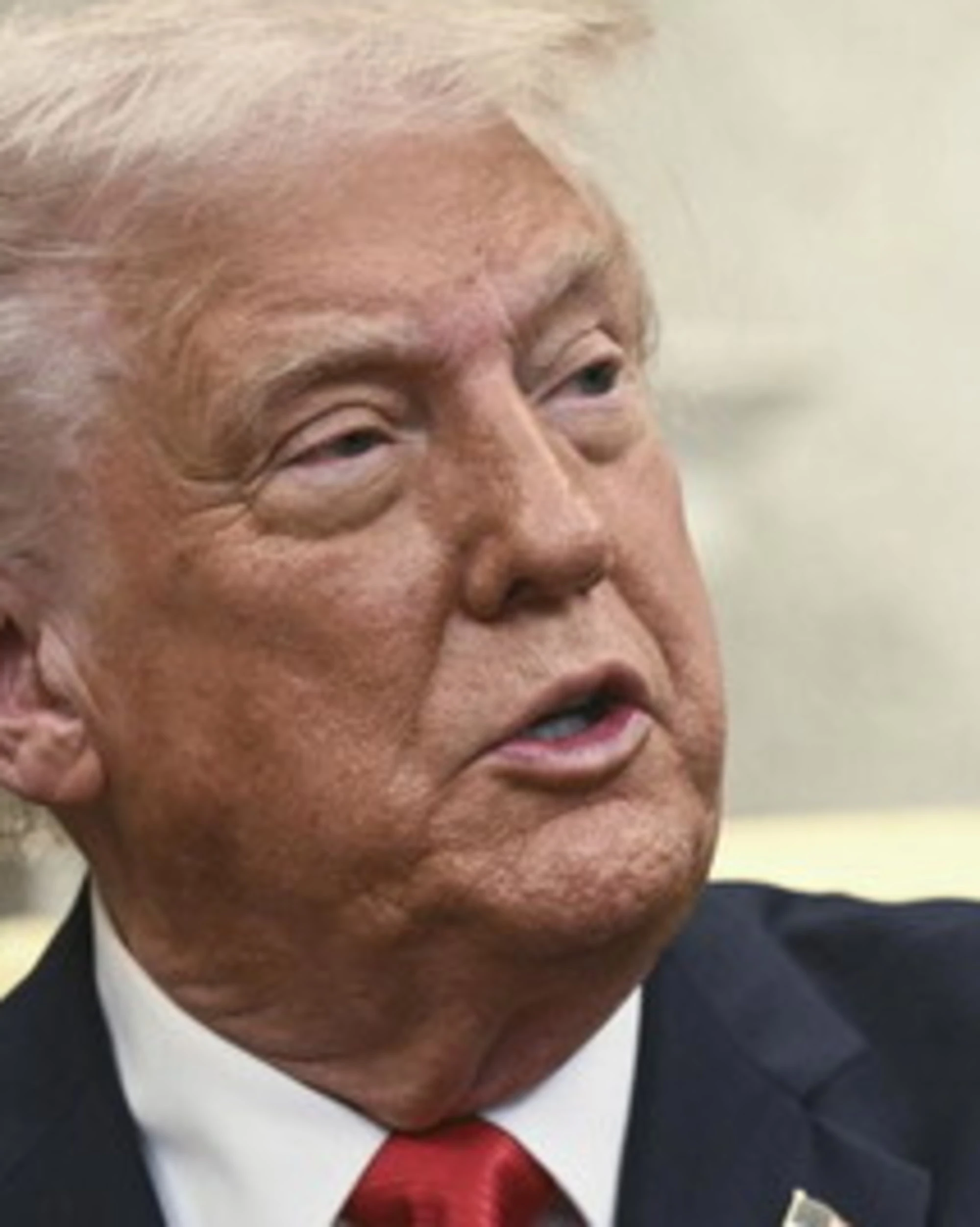 Donald Trump, lo show: dazi, auto, Putin e Iran