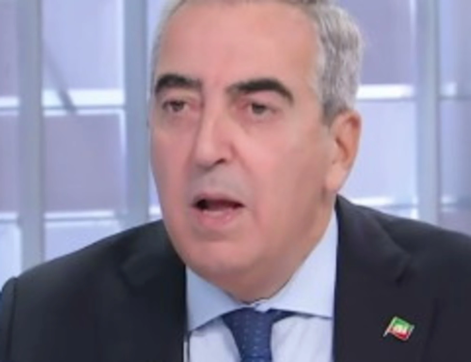 L'Aria Che Tira, è lite Gasparri-Boldrini: "Fa la questurina"