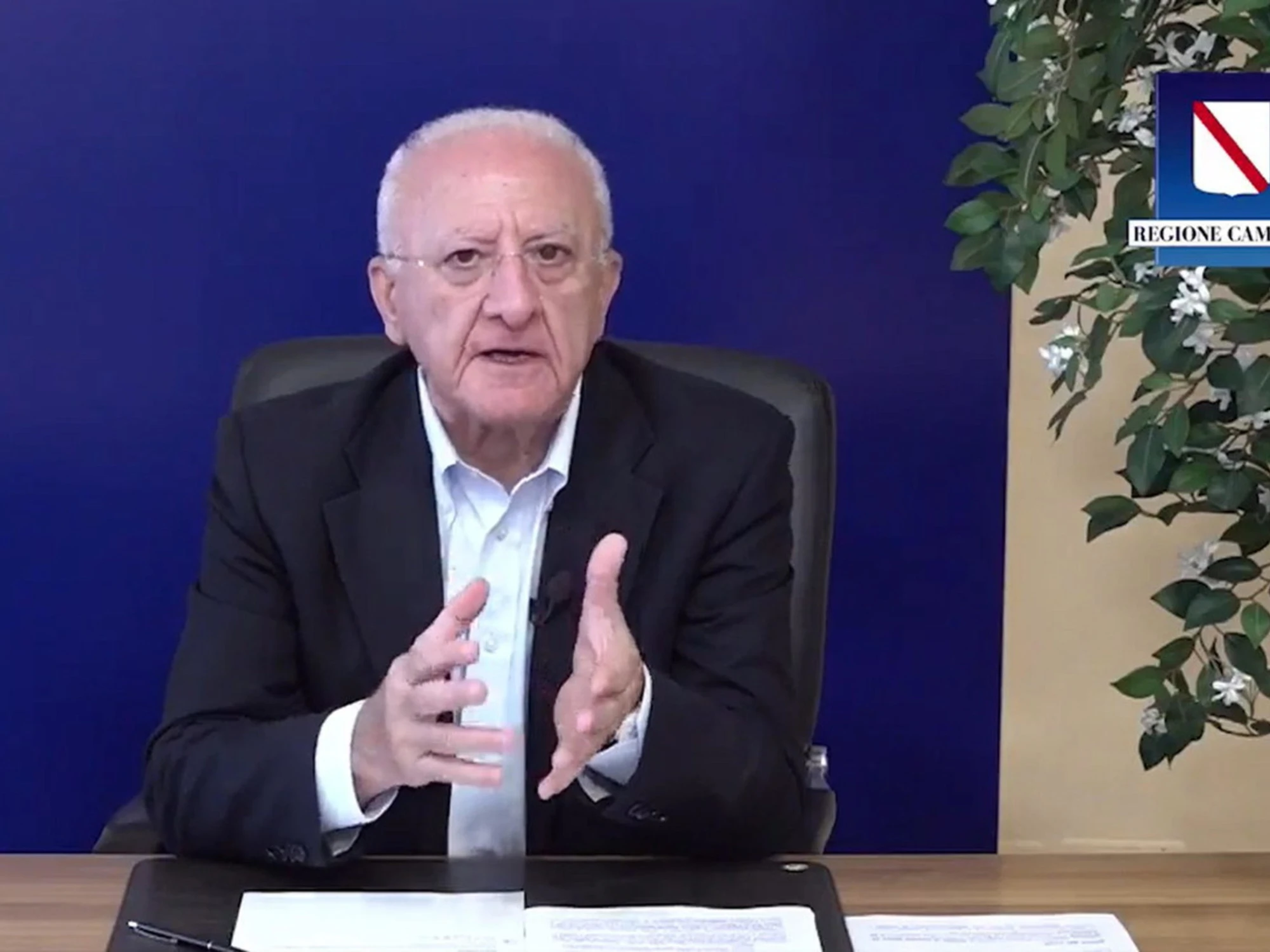 De Luca-Fico, esplode la guerra della monnezza