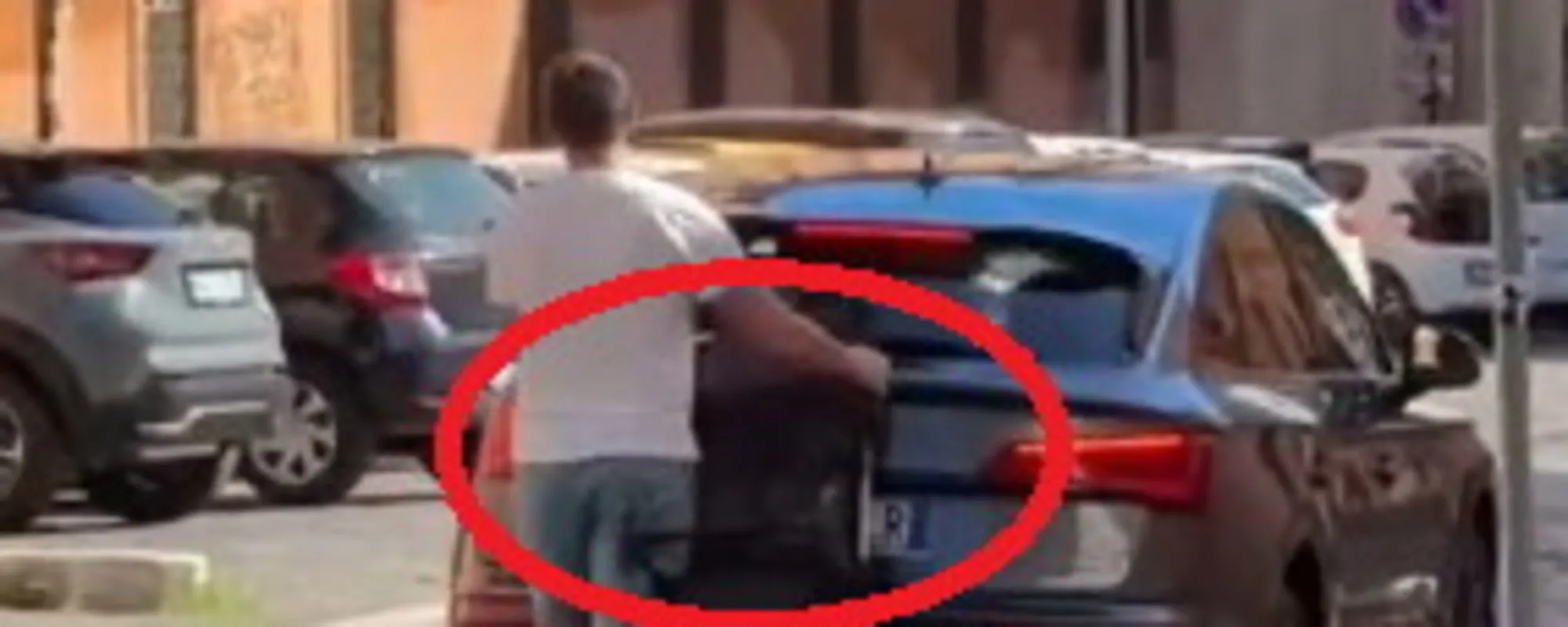 In Ztl col passeggino: il video-choc da Roma fa esplodere il caso