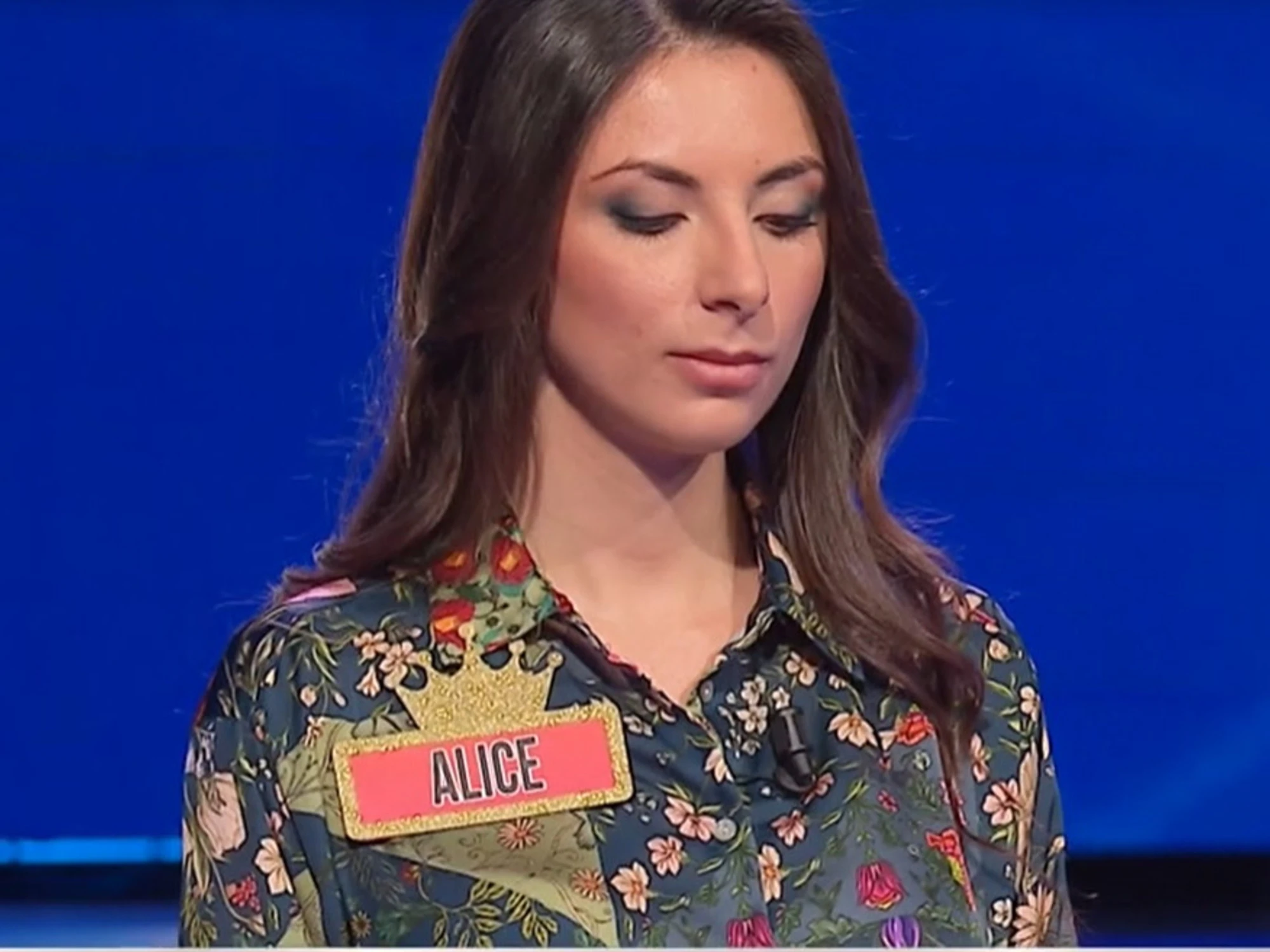 L'Eredità, Alice piomba in studio vestita così: si scatena il delirio