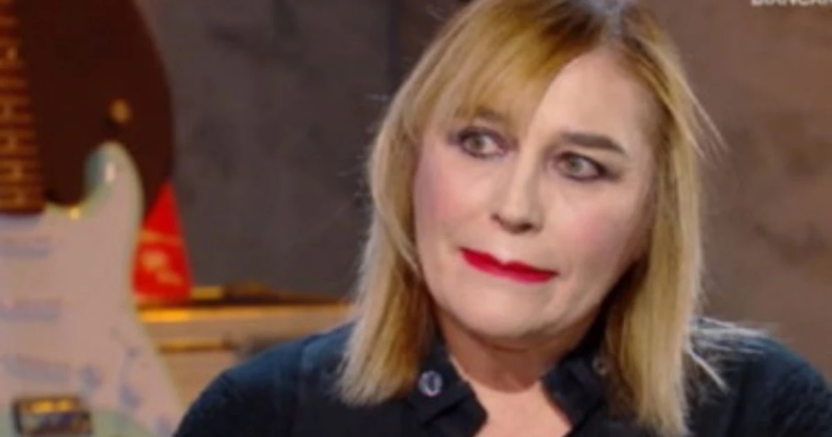 Oggi è un altro giorno, Lory Del Santo e il gelo dalla Bortone: "Il suicidio di mio figlio Loren? Forse è meglio sia successo"