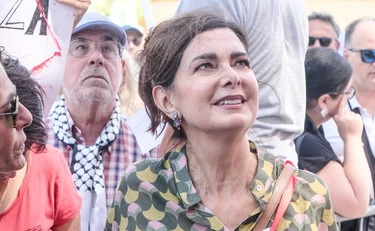Laura Boldrini insulta Tajani e deraglia sulla Palestina: "Sconcertante"