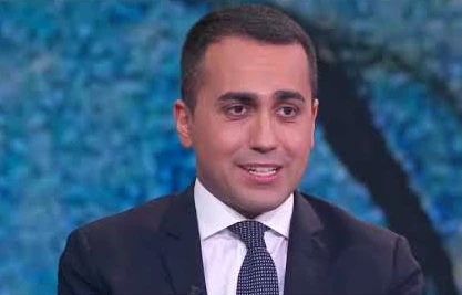 "Luigi Di Maio è il nuovo Schettino", la provocazione di Mario Adinolfi sull'addio alla leadership del M5s