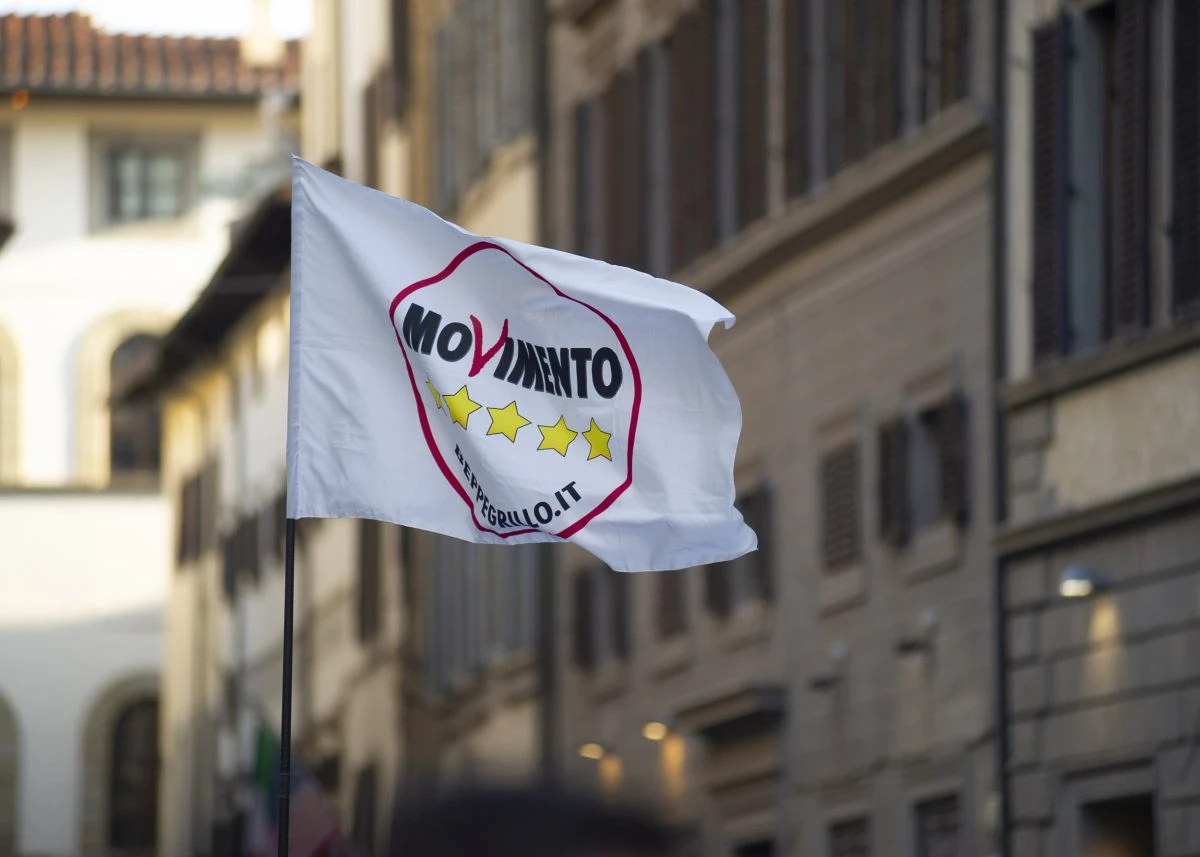M5S "L'85% DEI PARLAMENTARI E' IN REGOLA CON LE RESTITUZIONI"