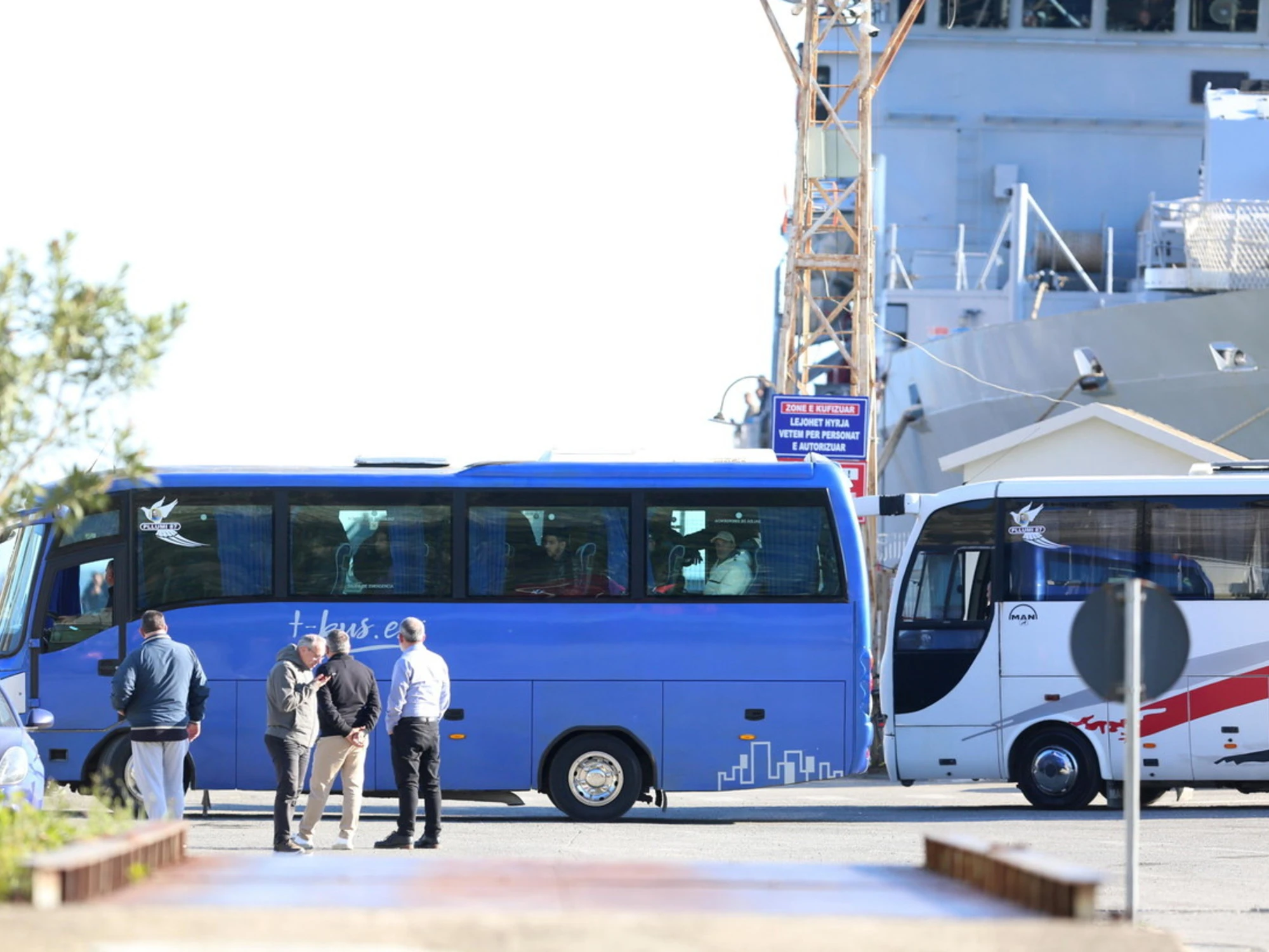 La sinistra coi migranti usa il modello Capalbio