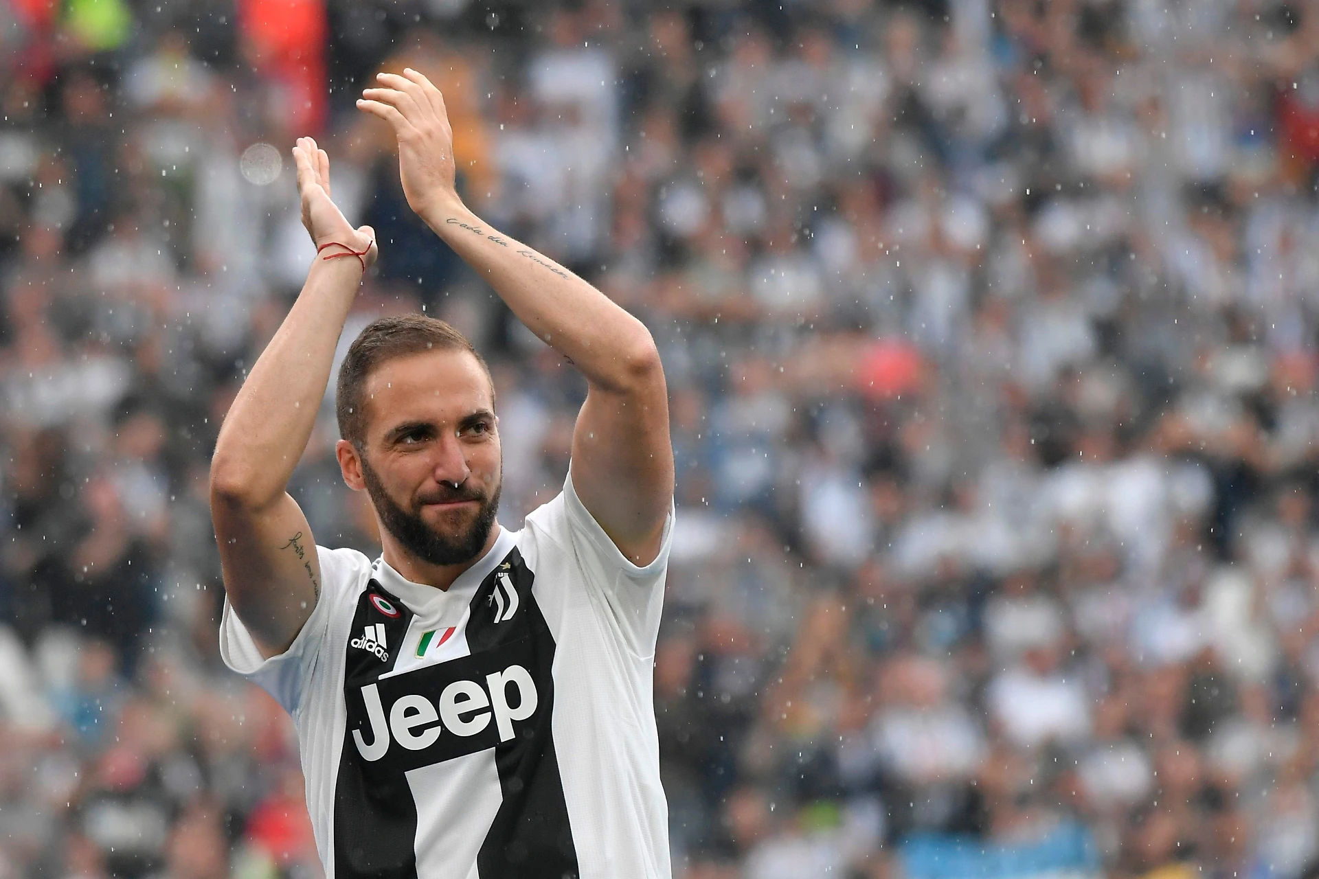 Juventus, spunta lo scambio clamoroso con l'Inter: Icardi per Higuain più 50 milioni di euro
