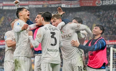 Serie A, Hojlund trascina il Napoli che si impone per 3-2 sul Genoa