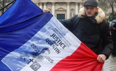 Deranque ammazzato di botte, la vergogna di Stampa e Corriere: i loro titoli