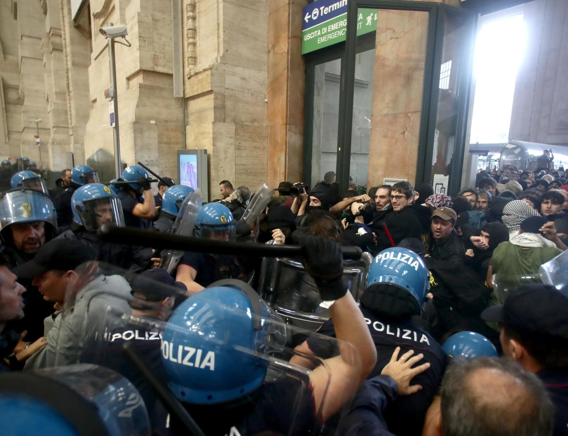 Pro-Pal, la sinistra prova a nascondere le violenze spacciandoli per bravi ragazzi