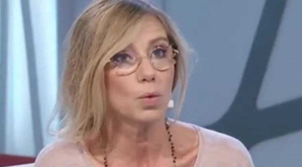 Concita De Gregorio e Nicola Zingaretti, rissa a sinistra: "Ologramma in fuga", "Radical-chic, devo portarmi la chitarra?"