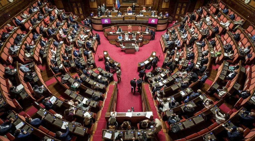 Ddl Zan, Pd e M5s si schiantano in Senato: "Sospensiva, un solo voto di scarto"