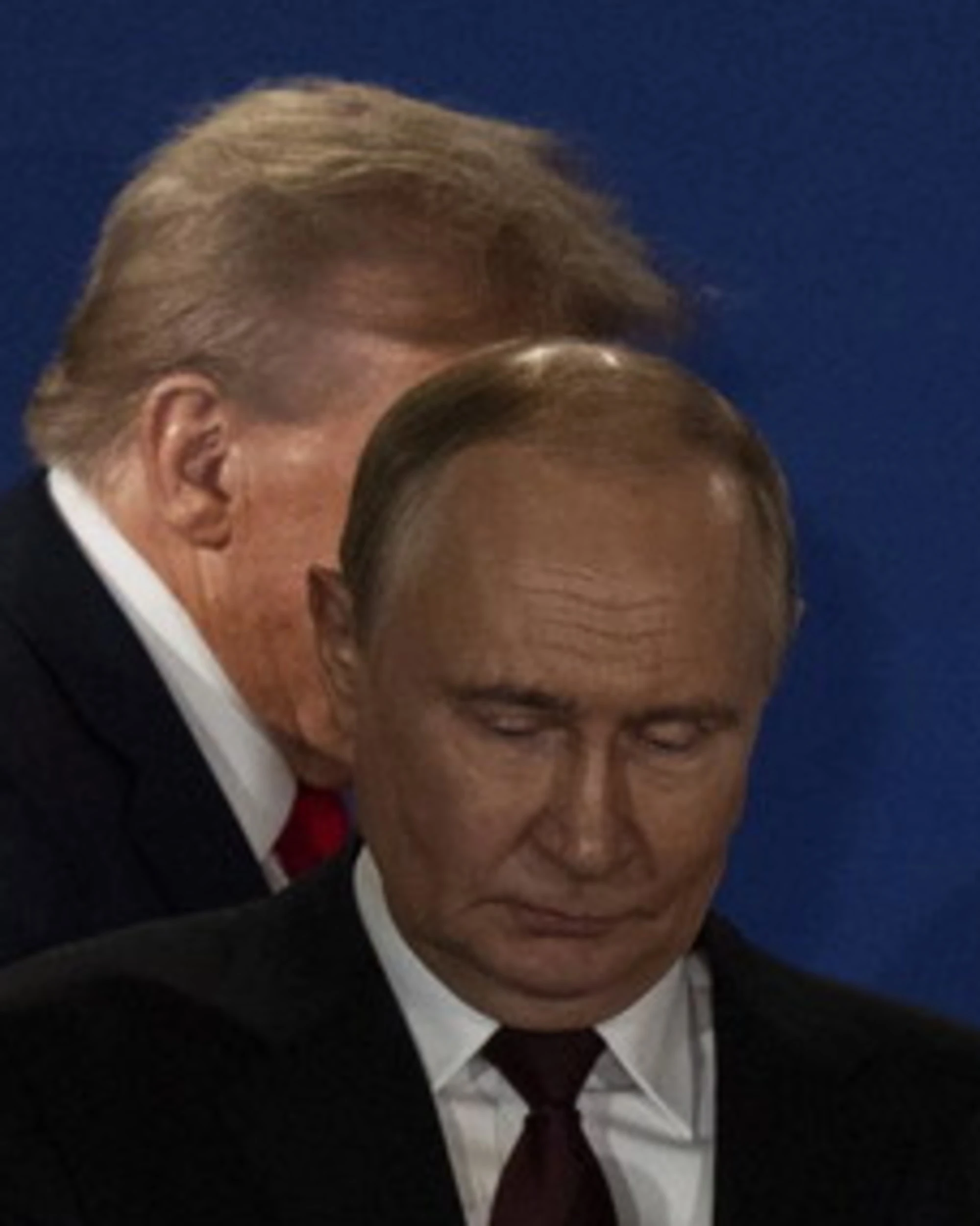 Putin, "per le feci": cos'ha portato con sé in Alaska