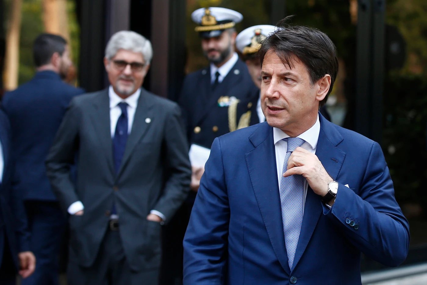 Giuseppe Conte, retroscena: "Meglio se sto zitto". Voce a Palazzo Chigi: cosa c'è dietro gli attacchi di Renzi