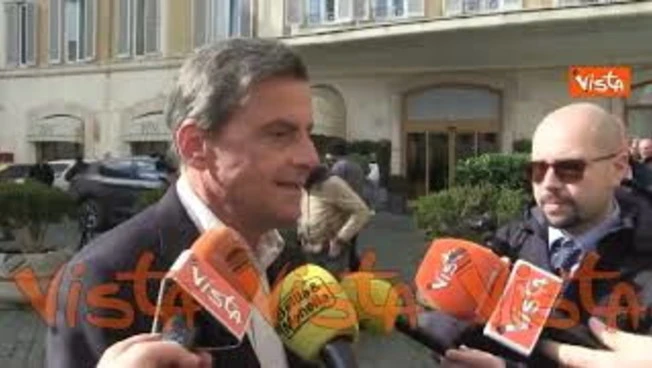 Calenda (Azione): "Vannacci solo un 'paraculo', non voglio più parlarne"