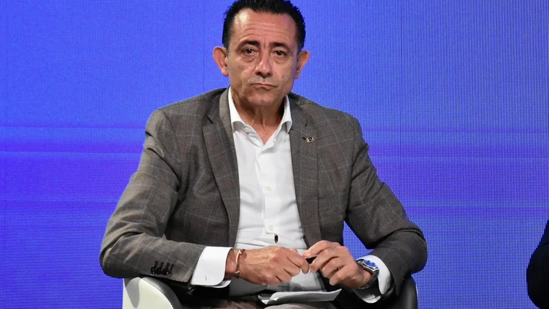 https://media.liberoquotidiano.it/WJCOQFxlVn_-EnBewJIKl6soQ8ORfwtW-nRrU7vy_pg/width:800/quality:90/aW1hZ2VzLzIwMjUvMDkvMjcvMTA0MTE1ODI3LTRkMzE2NWVkLWRmODQtNDVjYi1iZDNmLWUwMmZiZTZlMWI0Ny5qcGVn.webp