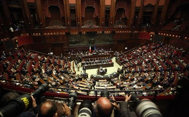Camera, rissa per l'aria condizionata. E Angelo Bonelli delira
