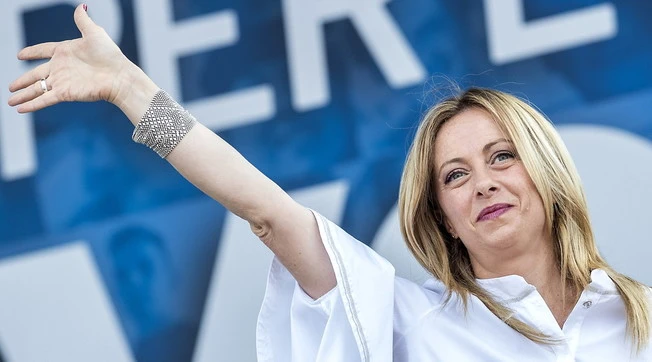 Giorgia Meloni, faccia a faccia con Viktor Orban: il piano per fermare l'immigrazione