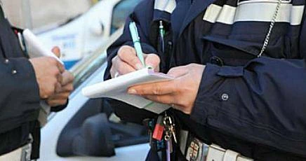 La multa è finta, il vigile fa i soldoni: quanto ha intascato in 2 anni