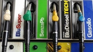 Benzina, "un litro su dieci è fuorilegge": occhio a dove fate benzina, il rischio è dei peggiori