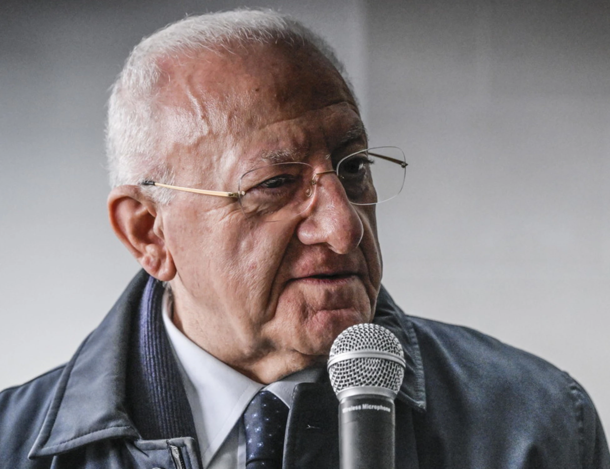 Salerno, il sindaco si dimette: comanda sempre Vincenzo De Luca