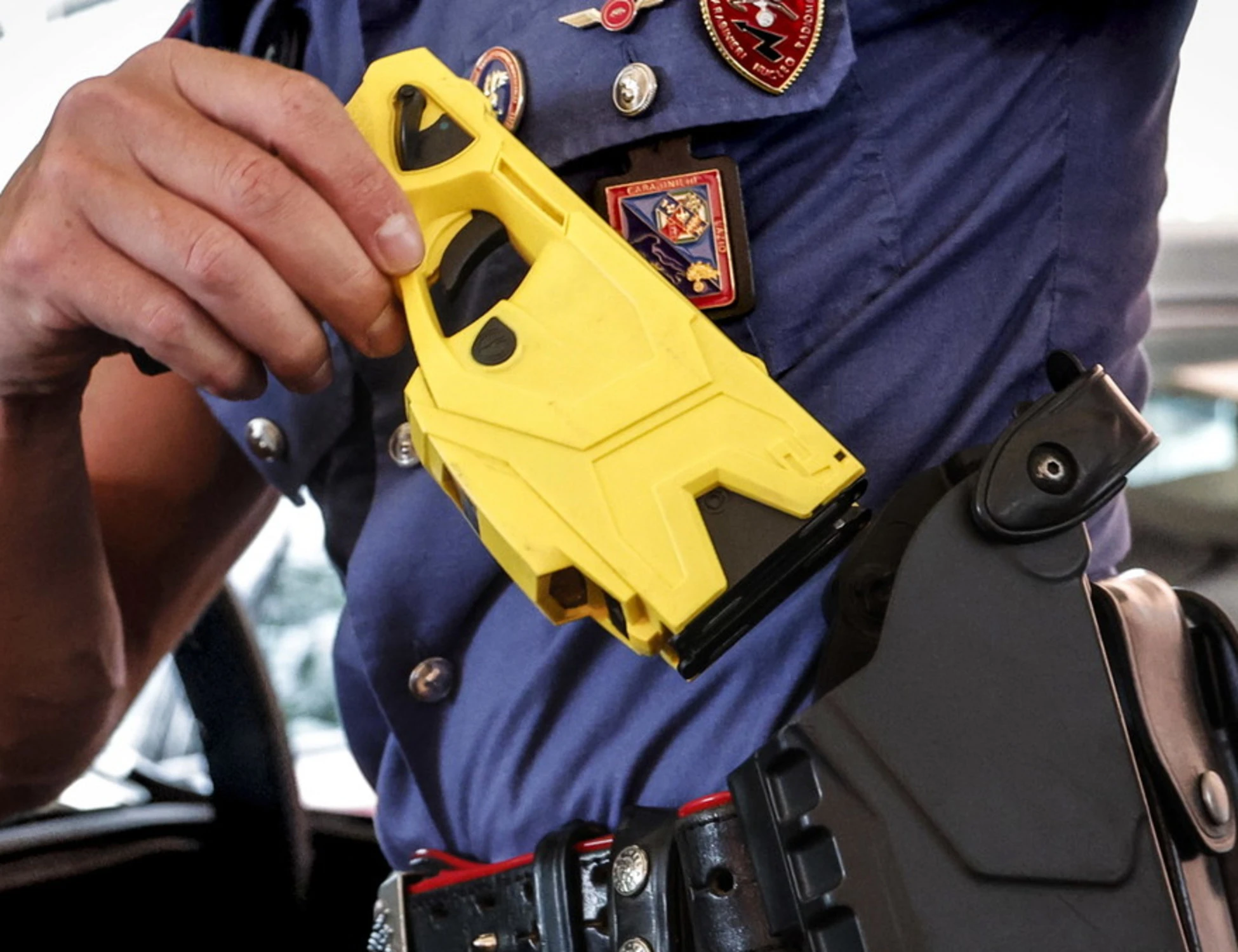Olbia, lo fermano col taser e muore: aperta un'inchiesta
