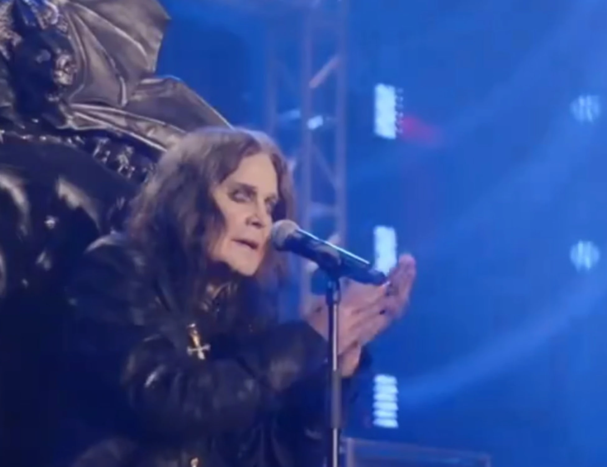 Ozzy Osbourne, morto il mito dei Black Sabbath: pochi giorni fa l'ultimo concerto