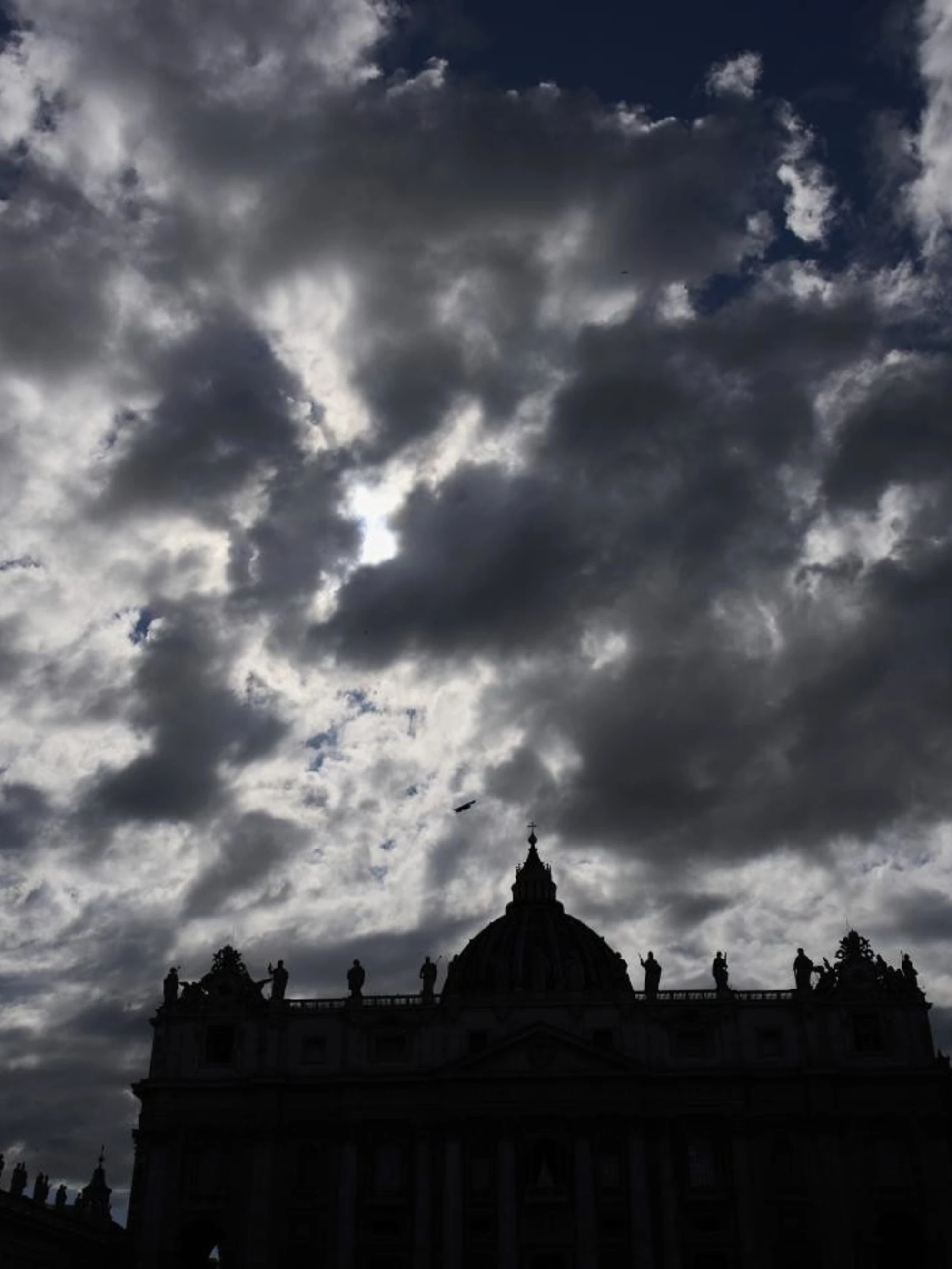 Conclave, "chi la spunta": la sentenza nelle ultime quote